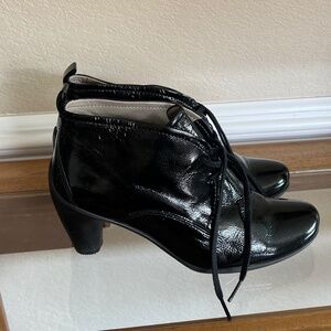 Black Patent Leather Ecco Booties sz 40
